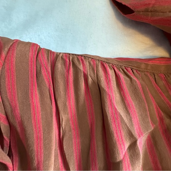 100%Silk Chantal Scall Tie-Neck Blouse -Made in Hong Kong-size 8 - Picture 9 of 9